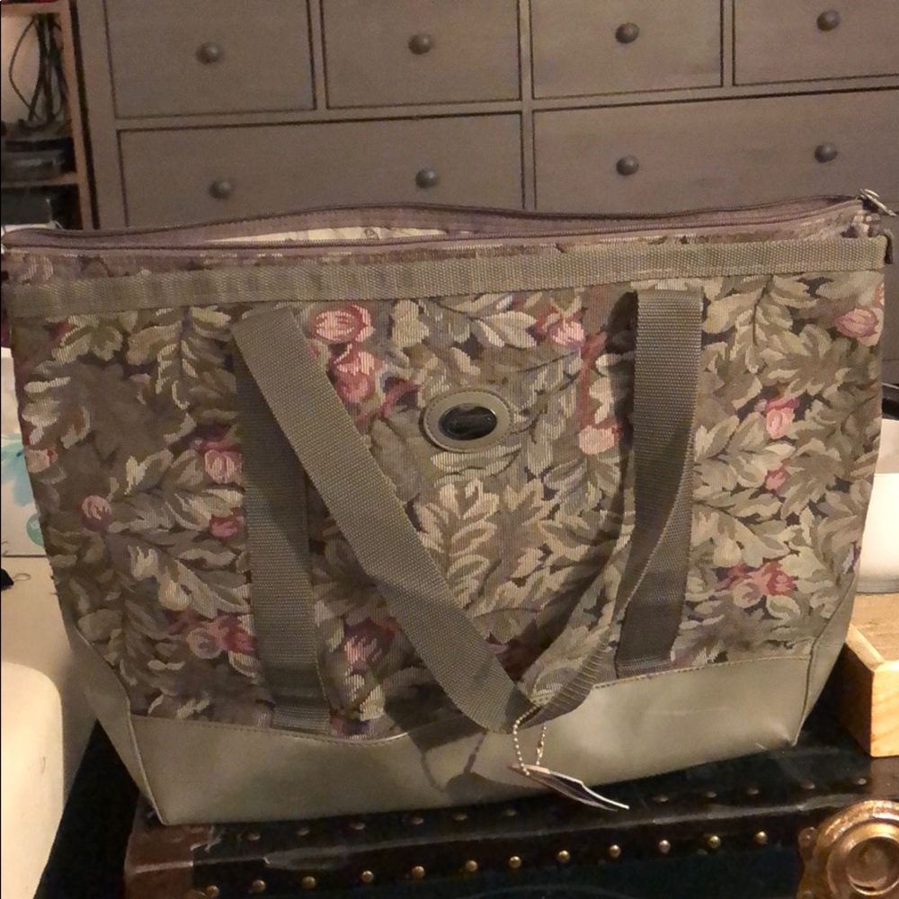 Sweet vintage gray American Tourister travel tote